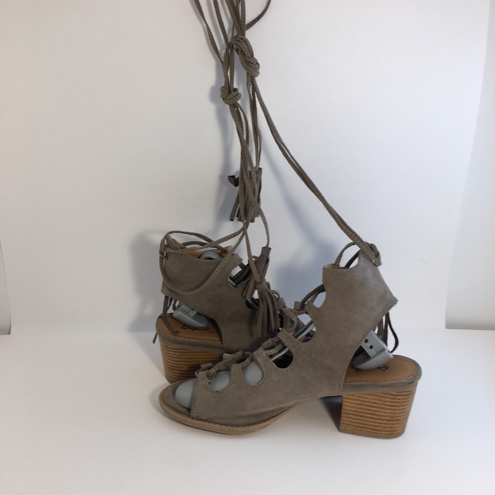 Qupid Gray Gladiator Stacked Block Heels Shoes Size 9 With Long Strings Tie